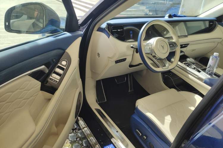 Used VOYAH FREE 2021 Four-Wheel Drive Standard All-Electric Exclusive Luxury Package Driver Seat