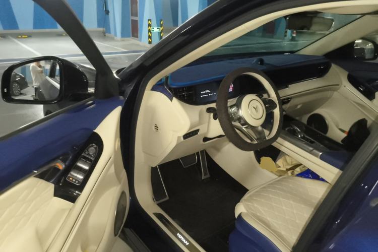 Used VOYAH FREE 2021 Four-Wheel Drive Standard Range-Extended Exclusive Luxury Package Driver Seat