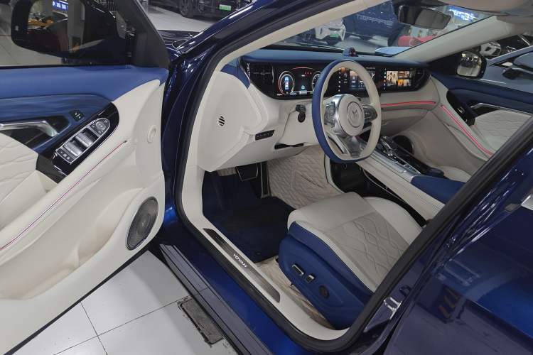 Used VOYAH FREE 2021 Four-Wheel Drive Standard Range-Extended Exclusive Luxury Package Driver Seat