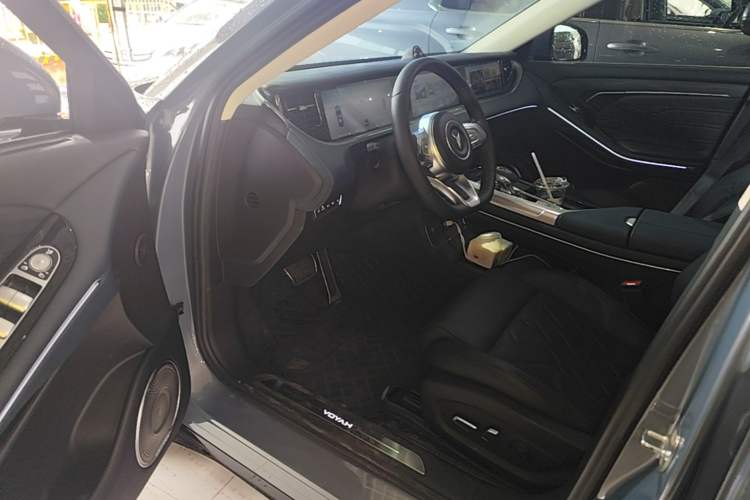 Used VOYAH FREE 2021 Two-Wheel Drive Standard Pure Electric City Edition Driver Seat