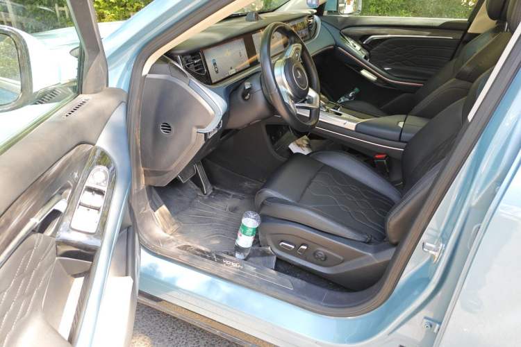 Used VOYAH FREE 2021 Four-Wheel Drive Standard Range-Extended Exclusive Luxury Package Driver Seat
