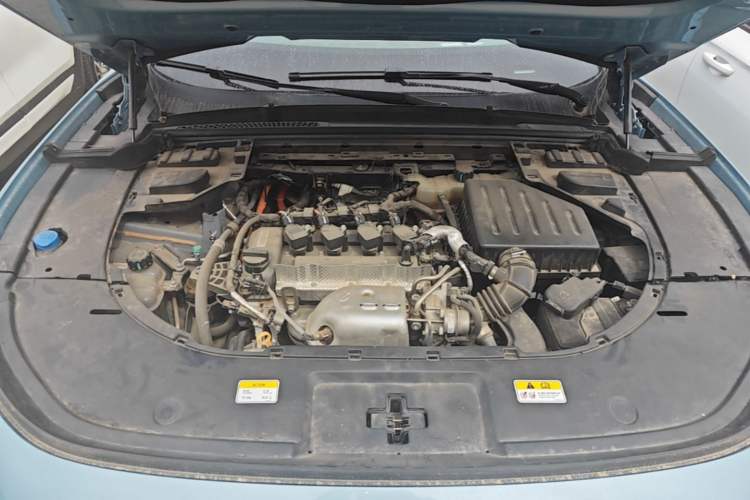 Used VOYAH FREE 2021 Four-Wheel Drive Extended-Range First-Edition Commemorative Model Engine Bay