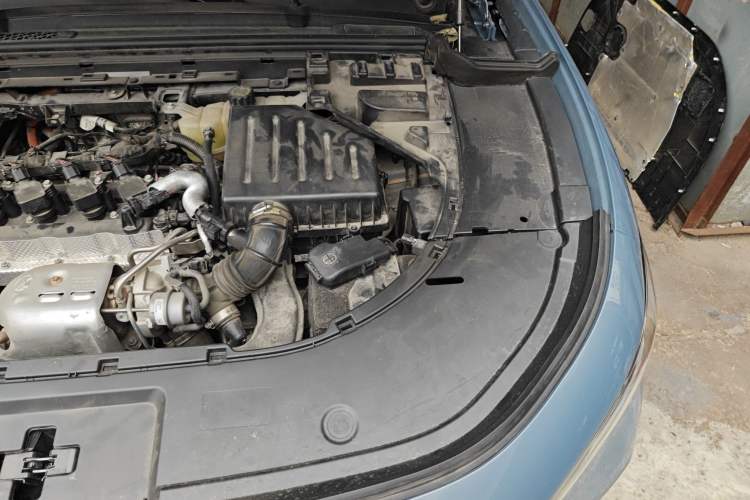 Used VOYAH FREE 2021 Four-Wheel Drive Standard Range-Extended Exclusive Luxury Package Engine Bay Left