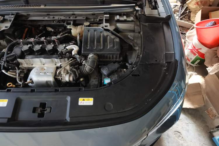 Used VOYAH FREE 2021 Four-Wheel Drive Standard Range-Extended Version Engine Bay Left