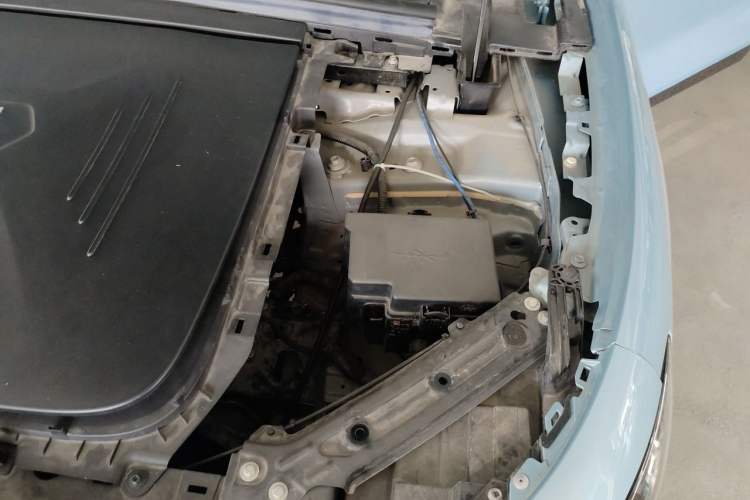 Used VOYAH FREE 2021 Two-Wheel Drive Standard Pure Electric Version Engine Bay Right