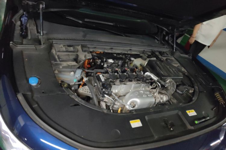 Used VOYAH FREE 2021 Four-Wheel Drive Standard Range-Extended Version Engine Bay Right