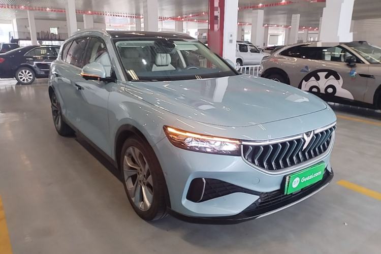 Used VOYAH FREE 2021 Four-Wheel Drive Standard Range-Extended Exclusive Luxury Package Front Right 45 Deg