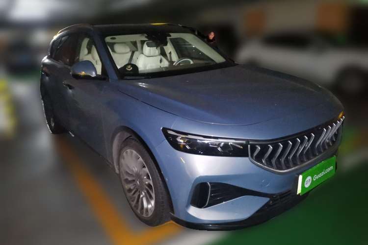 Used VOYAH FREE 2021 Four-Wheel Drive Standard Range-Extended Exclusive Luxury Package Front Right 45 Deg