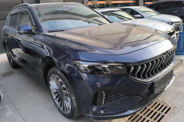 Used VOYAH FREE 2021 Four-Wheel Drive Standard Range-Extended Exclusive Luxury Package Front Right 45 Deg