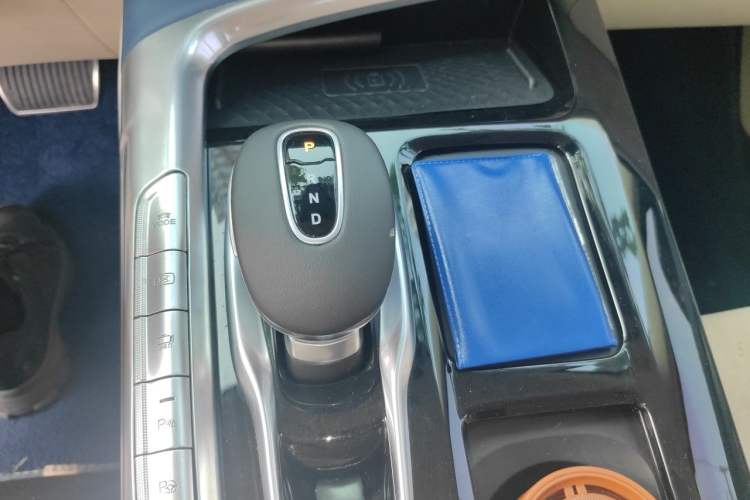 Used VOYAH FREE 2021 Four-Wheel Drive Extended-Range First Edition Commemorative Edition Exclusive Luxury Package Gear Lever