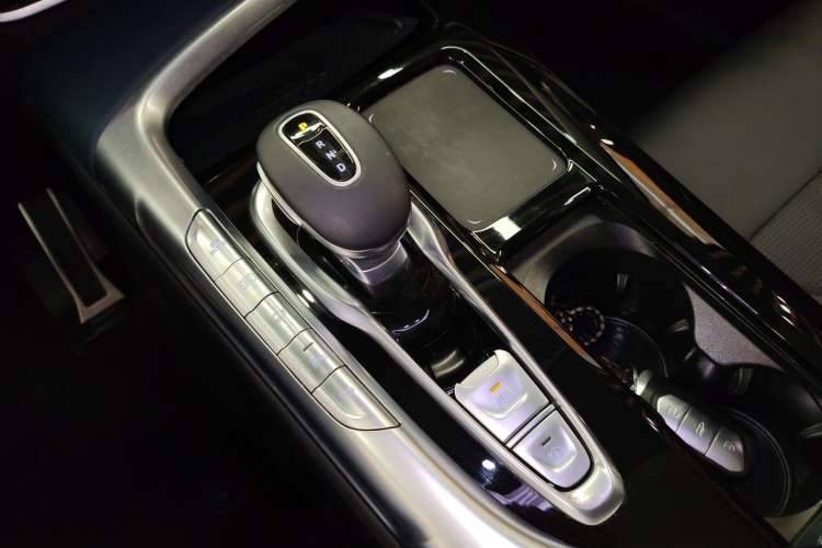 Used VOYAH FREE 2021 Four-Wheel Drive All-Electric First Edition Commemorative Edition Exclusive Luxury Package Gear Lever