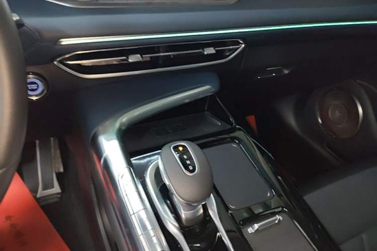 Used VOYAH FREE 2021 Four-Wheel Drive Extended-Range First Edition Commemorative Edition Exclusive Luxury Package Gear Lever