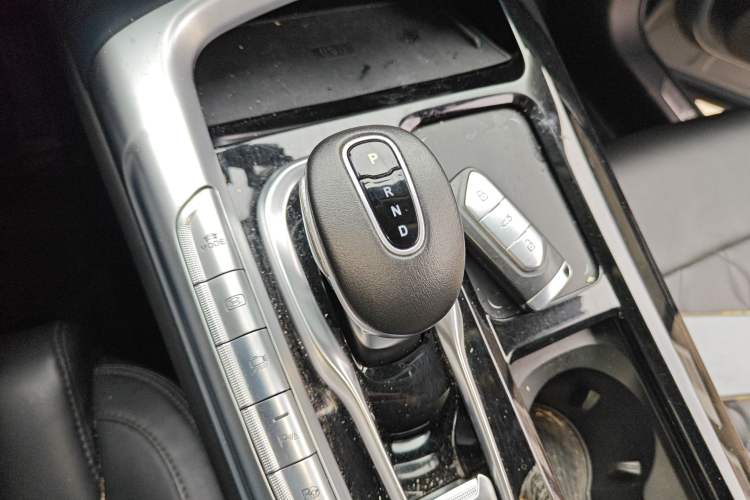 Used VOYAH FREE 2021 Four-Wheel Drive Standard Range-Extended Exclusive Luxury Package Gear Lever