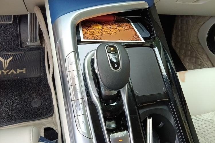 Used VOYAH FREE 2021 Four-Wheel Drive Extended-Range First-Edition Commemorative Model Gear Lever