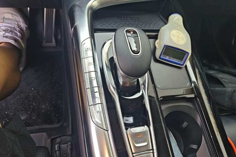 Used VOYAH FREE 2021 Four-Wheel Drive Standard Range-Extended Exclusive Luxury Package Gear Lever
