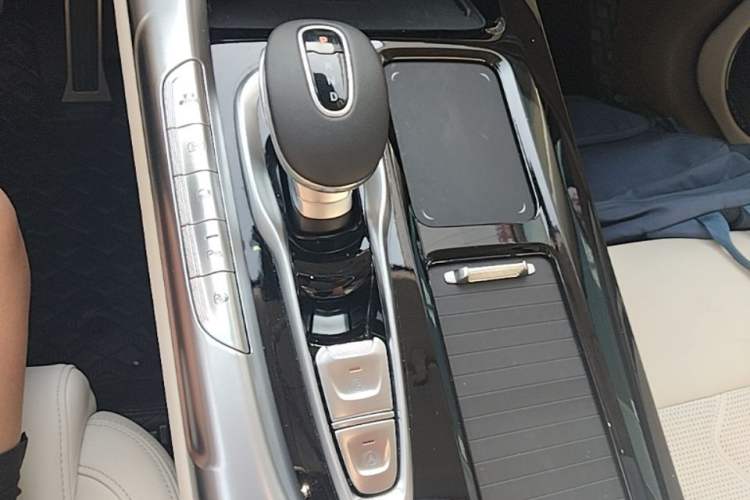 Used VOYAH FREE 2021 Four-Wheel Drive All-Electric First Edition Commemorative Edition Exclusive Luxury Package Gear Lever