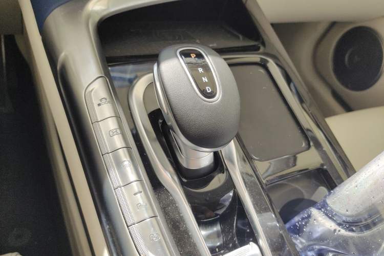 Used VOYAH FREE 2021 Four-Wheel Drive Standard All-Electric Exclusive Luxury Package Gear Lever
