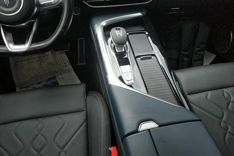 Used VOYAH FREE 2021 Four-Wheel Drive All-Electric First Edition Commemorative Edition Exclusive Luxury Package Gear Lever