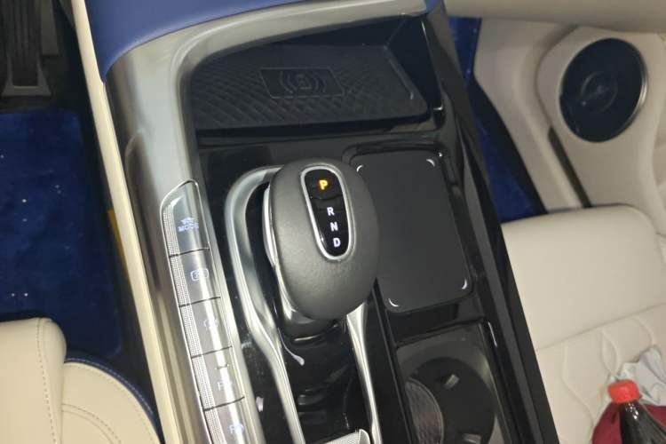 Used VOYAH FREE 2021 Four-Wheel Drive All-Electric First Edition Commemorative Edition Exclusive Luxury Package Gear Lever