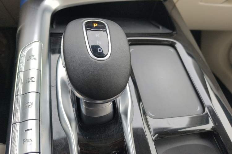 Used VOYAH FREE 2021 Four-Wheel Drive Standard All-Electric Exclusive Luxury Package Gear Lever