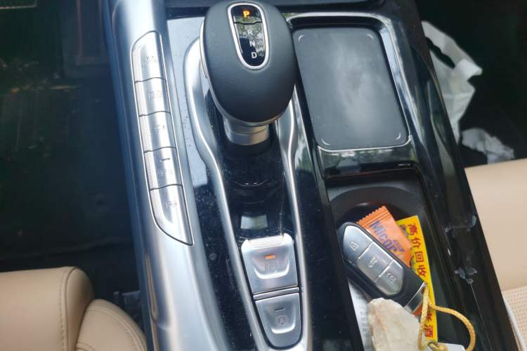 Used VOYAH FREE 2021 Four-Wheel Drive Standard Range-Extended Exclusive Luxury Package Gear Lever