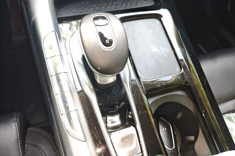Used VOYAH FREE 2021 Four-Wheel Drive Standard All-Electric Exclusive Luxury Package Gear Lever