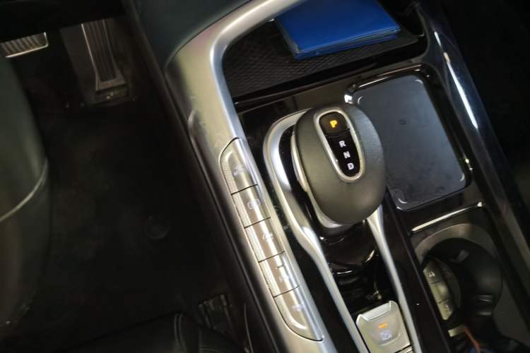 Used VOYAH FREE 2021 Four-Wheel Drive Standard Range-Extended Version Gear Lever