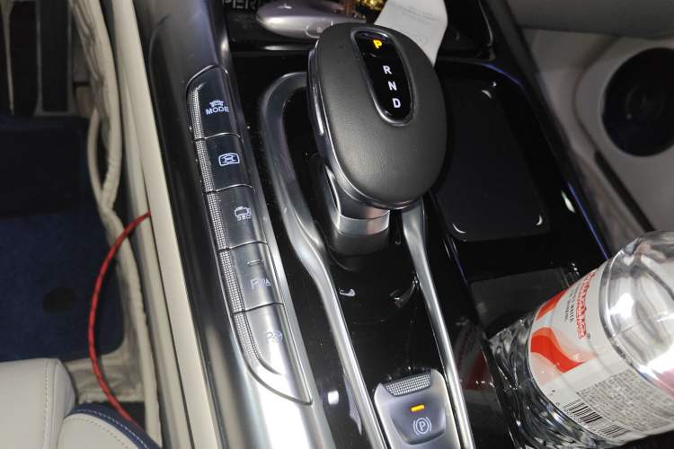Used VOYAH FREE 2021 Four-Wheel Drive Extended-Range First Edition Commemorative Edition Exclusive Luxury Package Gear Lever