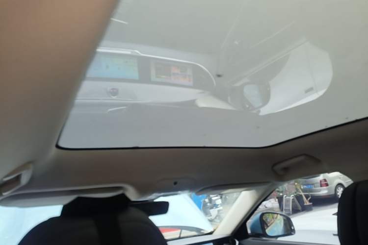 Used VOYAH FREE 2021 Four-Wheel Drive Extended-Range First Edition Commemorative Edition Exclusive Luxury Package Headliner