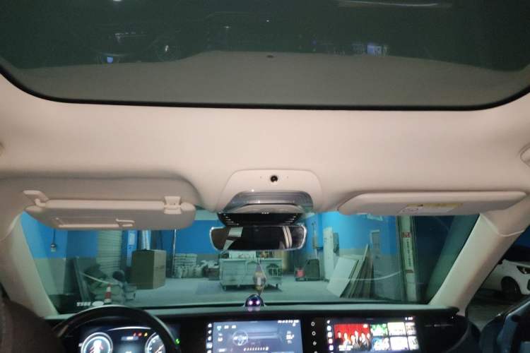 Used VOYAH FREE 2021 Two-Wheel Drive Standard Pure Electric City Edition Headliner
