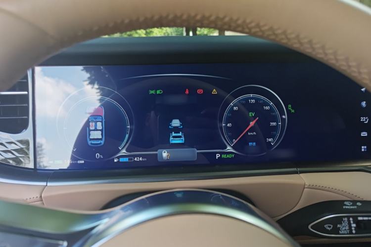 Used VOYAH FREE 2021 Four-Wheel Drive Standard Range-Extended Exclusive Luxury Package Instrument Cluster