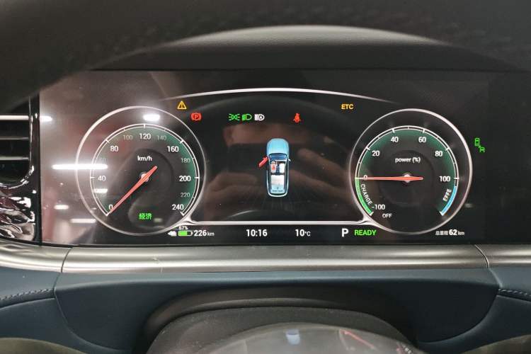 Used VOYAH FREE 2021 Two-Wheel Drive Standard Pure Electric City Edition Instrument Cluster