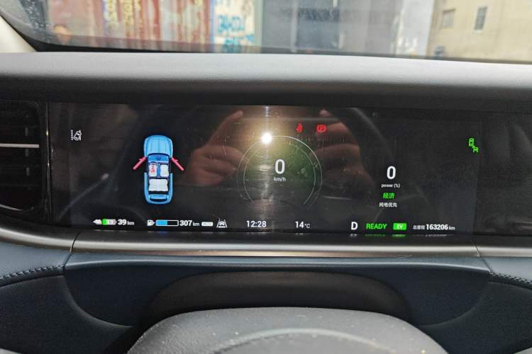 Used VOYAH FREE 2021 Four-Wheel Drive Standard Range-Extended Exclusive Luxury Package Instrument Cluster