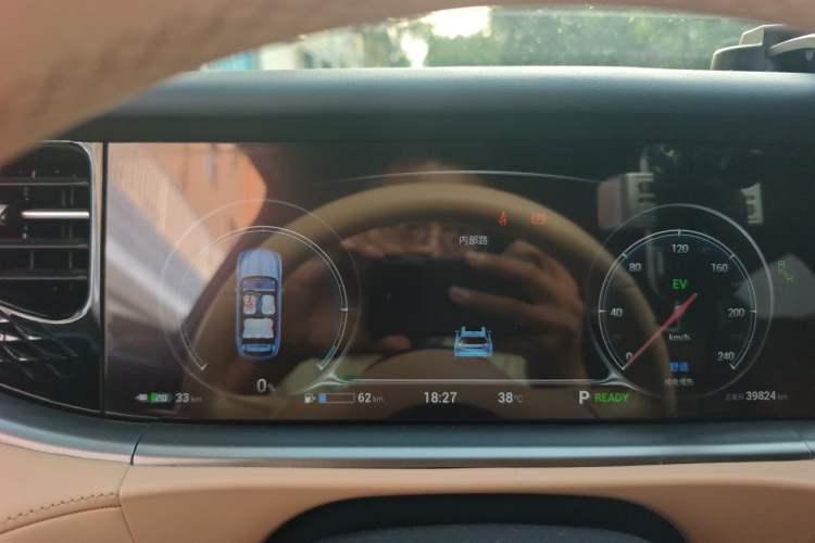 Used VOYAH FREE 2021 Four-Wheel Drive Standard Range-Extended Exclusive Luxury Package Instrument Cluster