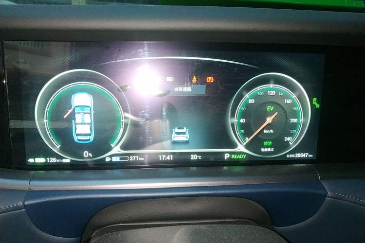 Used VOYAH FREE 2021 Four-Wheel Drive Standard Range-Extended Exclusive Luxury Package Instrument Cluster