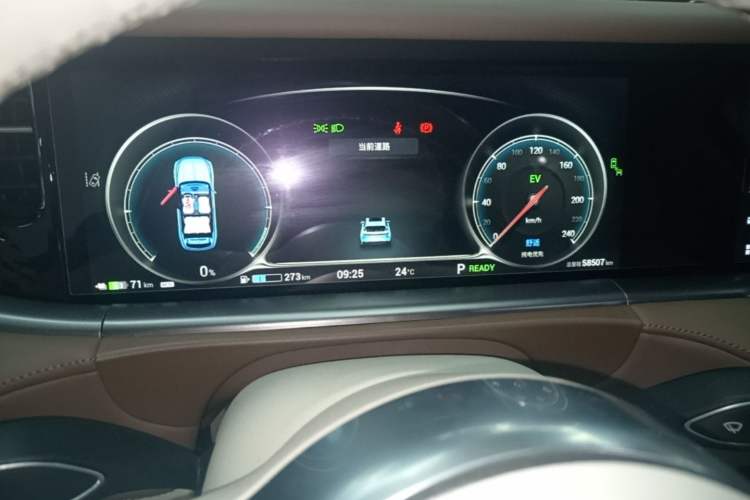 Used VOYAH FREE 2021 Four-Wheel Drive Standard Range-Extended Exclusive Luxury Package Instrument Cluster