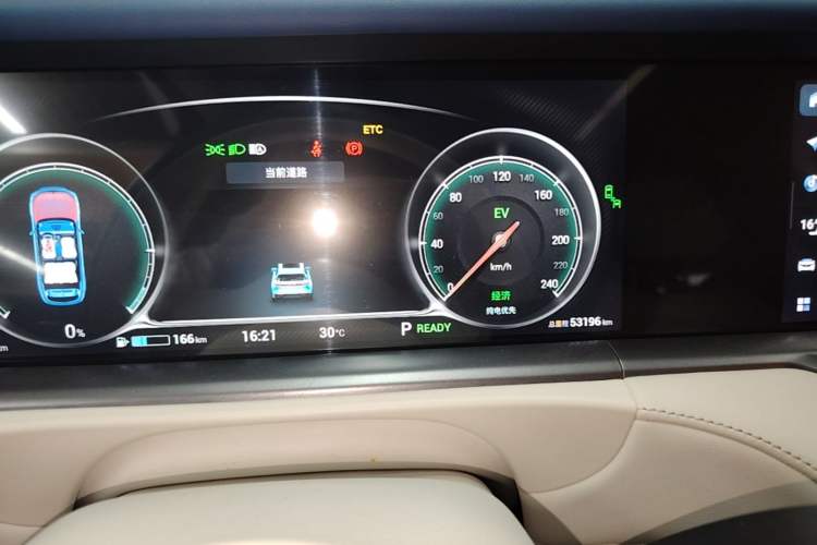 Used VOYAH FREE 2021 Four-Wheel Drive Standard Range-Extended Exclusive Luxury Package Instrument Cluster