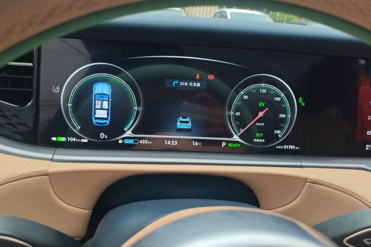 Used VOYAH FREE 2021 Four-Wheel Drive Standard Range-Extended Exclusive Luxury Package Instrument Cluster