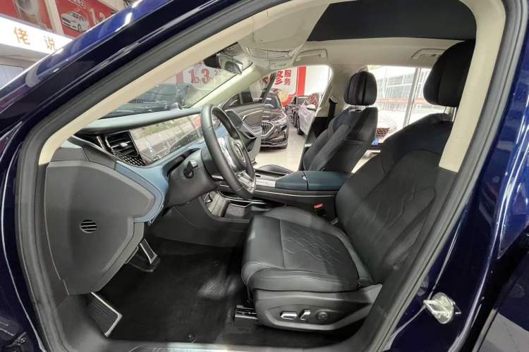 Used VOYAH FREE 2021 Four-Wheel Drive Standard All-Electric Exclusive Luxury Package Interior 1