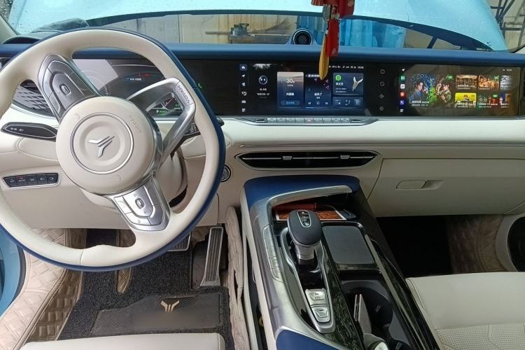 Used VOYAH FREE 2021 Four-Wheel Drive Extended-Range First-Edition Commemorative Model Interior 2