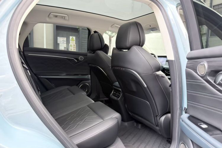 Used VOYAH FREE 2021 Four-Wheel Drive Extended-Range First Edition Commemorative Edition Exclusive Luxury Package Interior 2