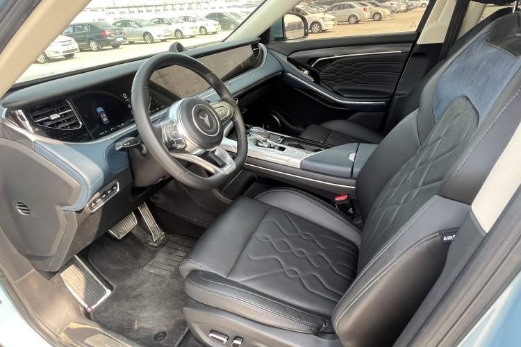 Used VOYAH FREE 2021 Four-Wheel Drive Standard Range-Extended Exclusive Luxury Package Interior 2