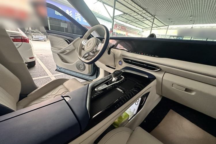 Used VOYAH FREE 2021 Four-Wheel Drive Standard All-Electric Exclusive Luxury Package Interior 3
