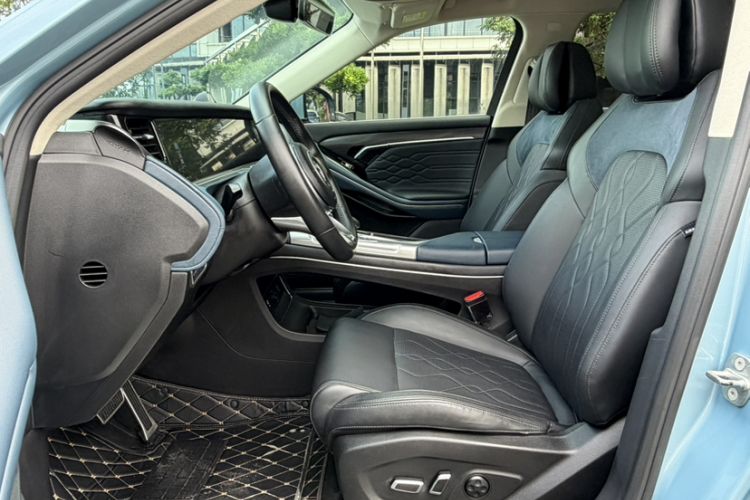 Used VOYAH FREE 2021 Four-Wheel Drive Standard All-Electric Exclusive Luxury Package Interior 3
