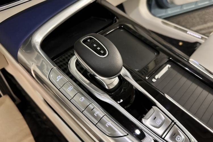 Used VOYAH FREE 2021 Four-Wheel Drive Standard All-Electric Exclusive Luxury Package Interior 5