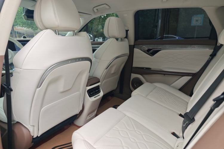 Used VOYAH FREE 2021 Four-Wheel Drive Standard Range-Extended Exclusive Luxury Package Interior 5