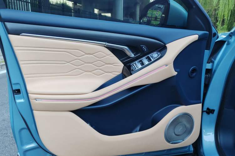Used VOYAH FREE 2021 Four-Wheel Drive Extended-Range First Edition Commemorative Edition Exclusive Luxury Package Interior 6