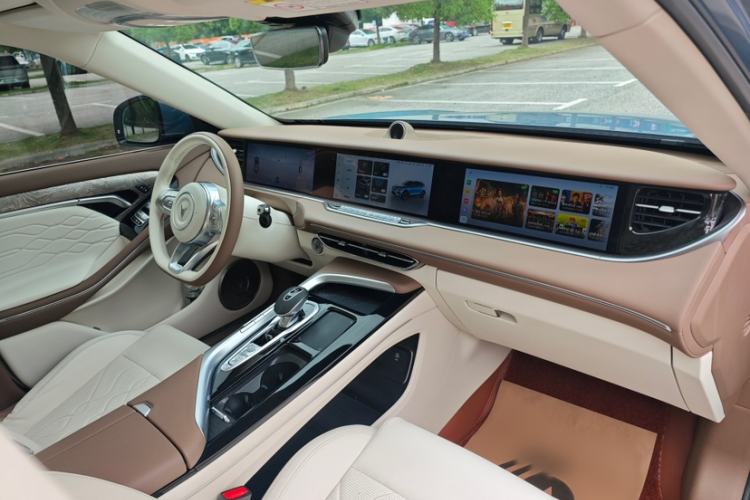 Used VOYAH FREE 2021 Four-Wheel Drive Standard Range-Extended Exclusive Luxury Package Interior 6