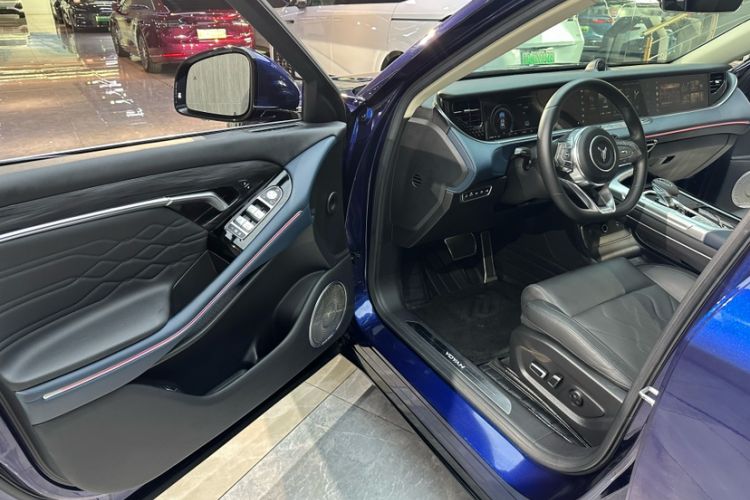 Used VOYAH FREE 2021 Four-Wheel Drive Standard Range-Extended Exclusive Luxury Package Interior 6