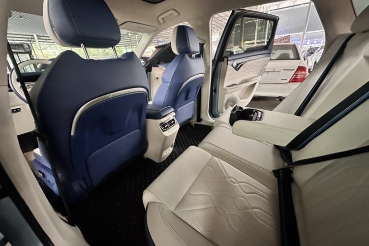 Used VOYAH FREE 2021 Four-Wheel Drive Standard All-Electric Exclusive Luxury Package Interior 7